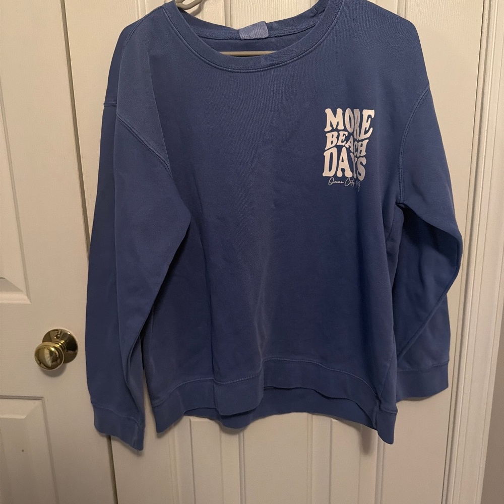 NWT Women’s crewneck